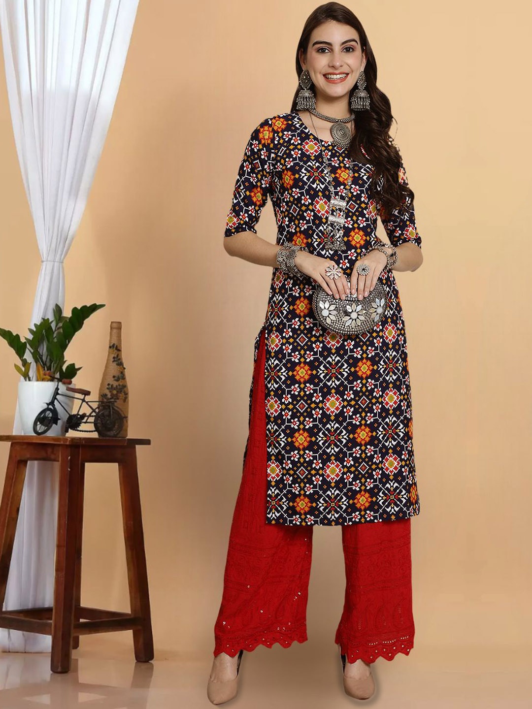 

7Threads Floral Printed Round Neck Straight Kurta, Black