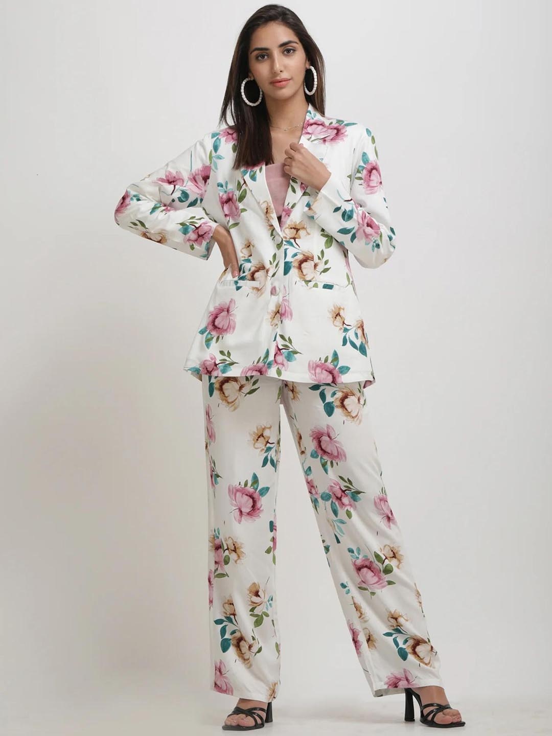

DESIGNS BY QUEEN BEE Floral Printed Shirt Collar Top & Trousers, White