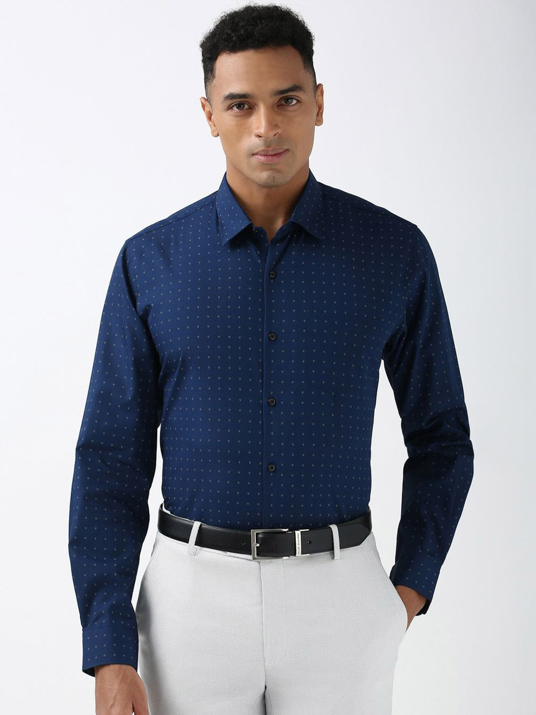 

Peter England Men Spread Collar Geometric Printed Cotton Slim Fit Formal Shirt, Navy blue
