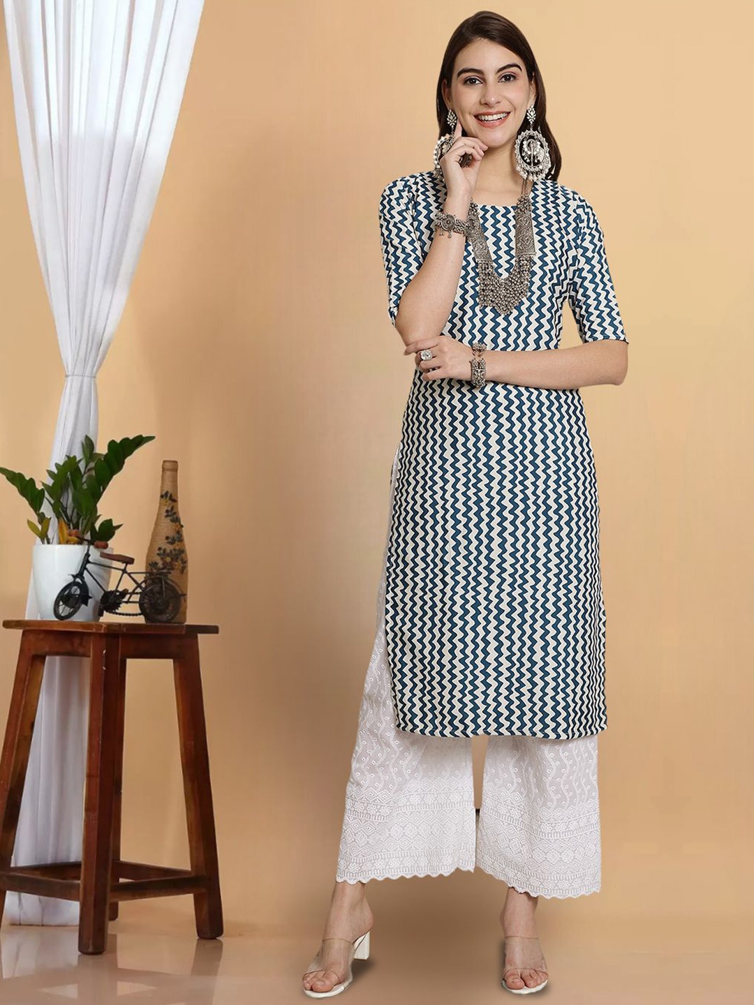 

7Threads Geometric Printed Round Neck Crepe Straight Kurta, Blue