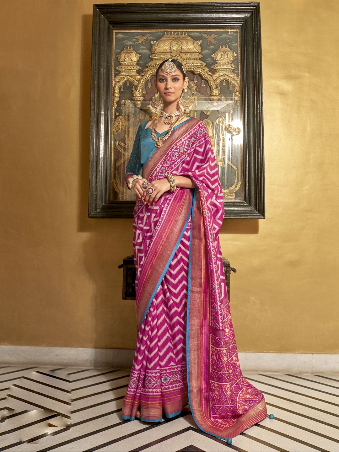 

KIMISHA Zari Silk Blend Patola Saree, Pink