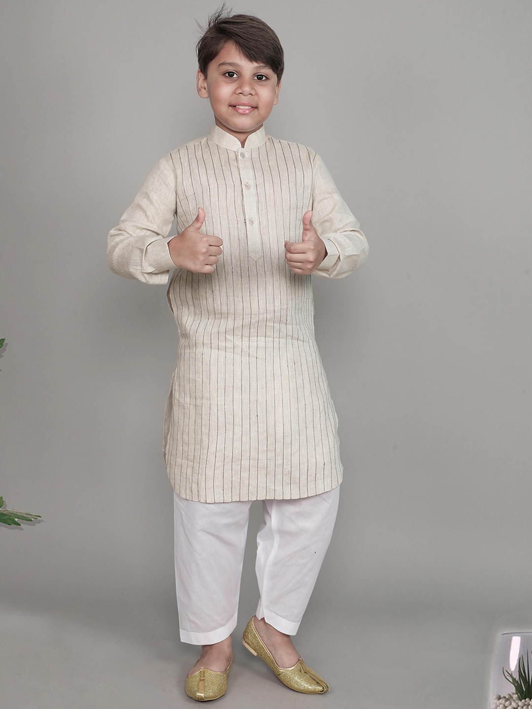 

Little Clothings Boys Striped Embroidered Thread Work Linen Straight Kurta With Pyjamas, Grey