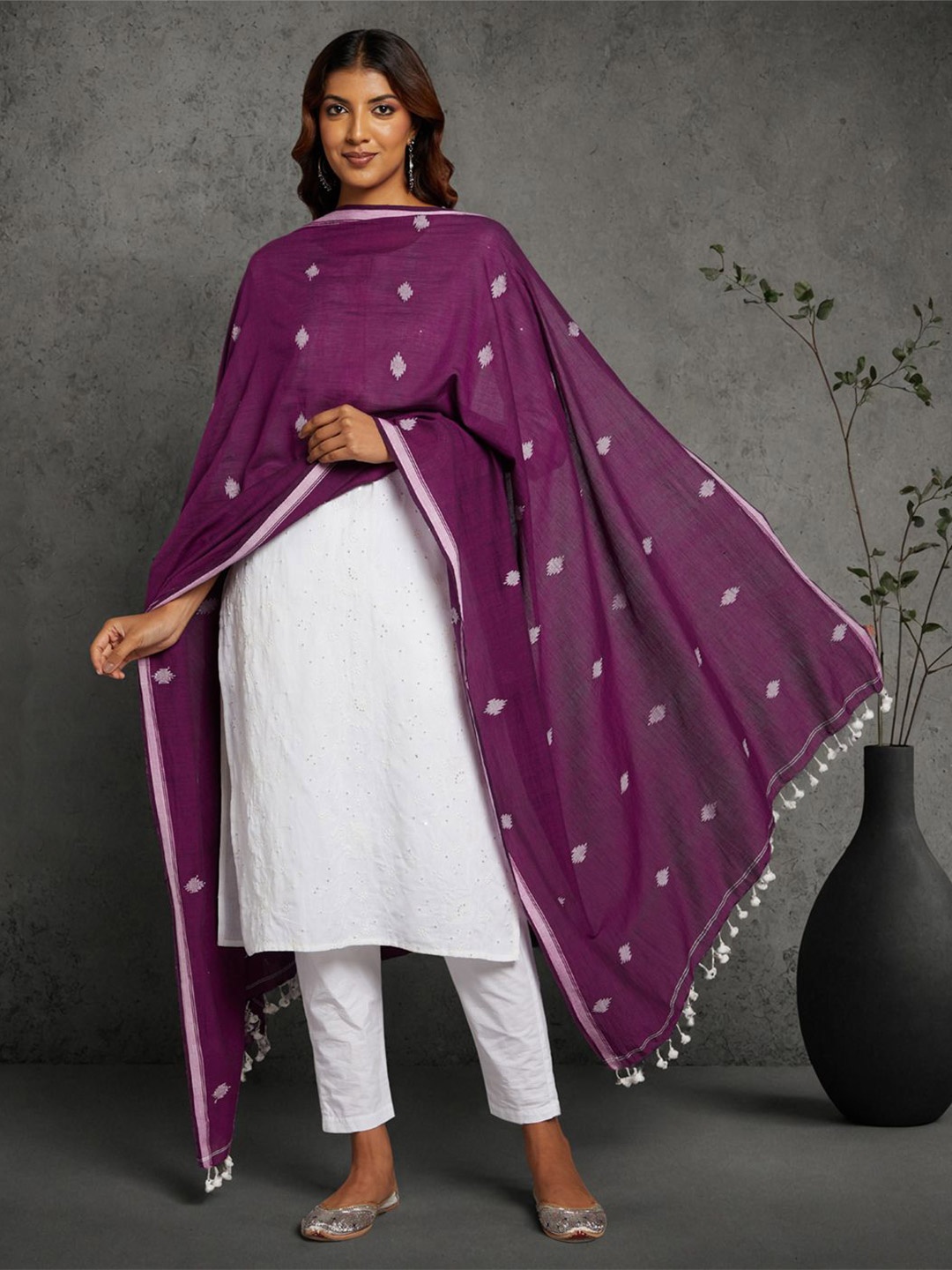 

ArtEastri Geometric Woven Design Jamdani Cotton Dupatta, Purple