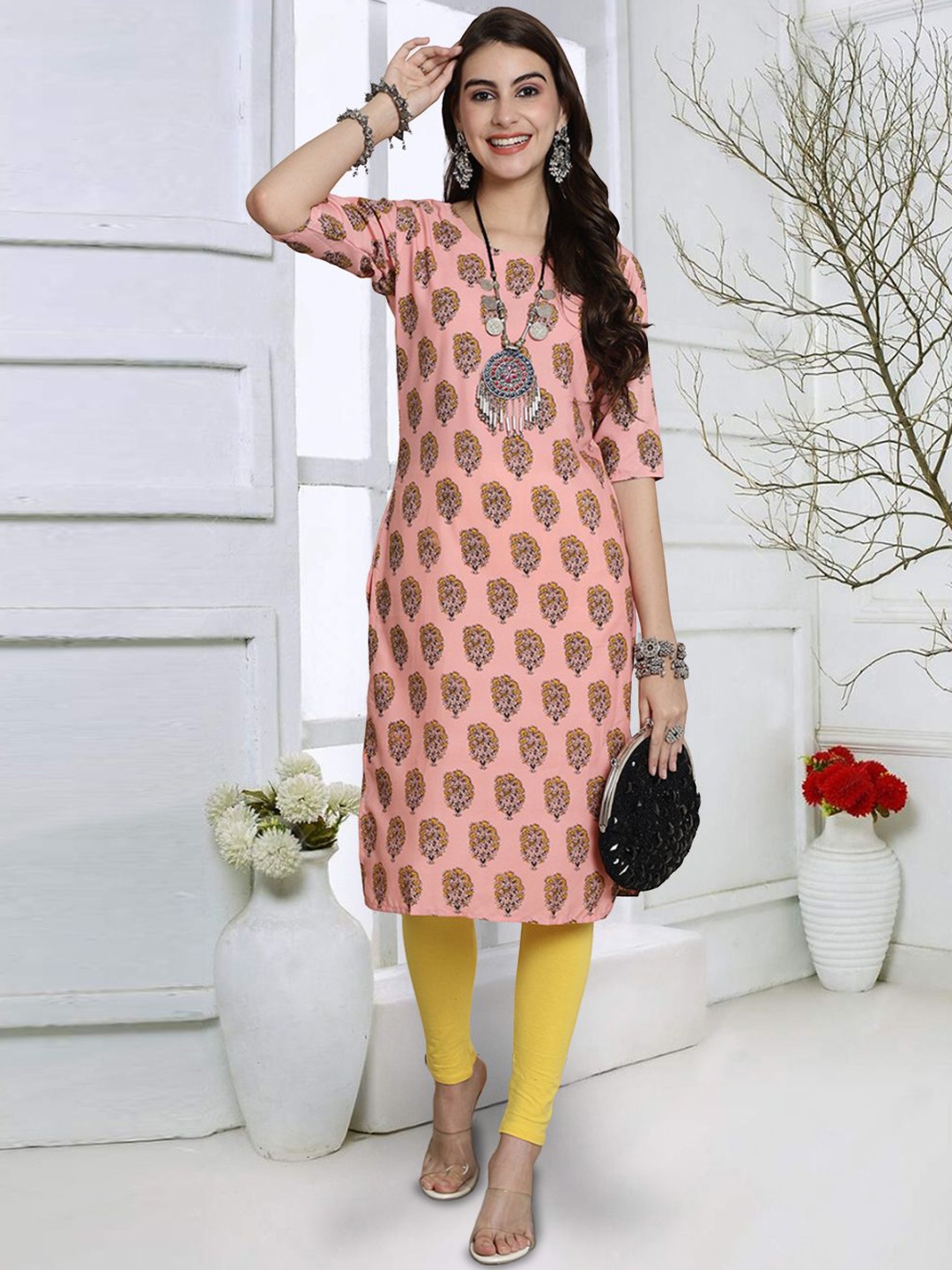 

7Threads Floral Printed Round Neck Straight Kurta, Peach