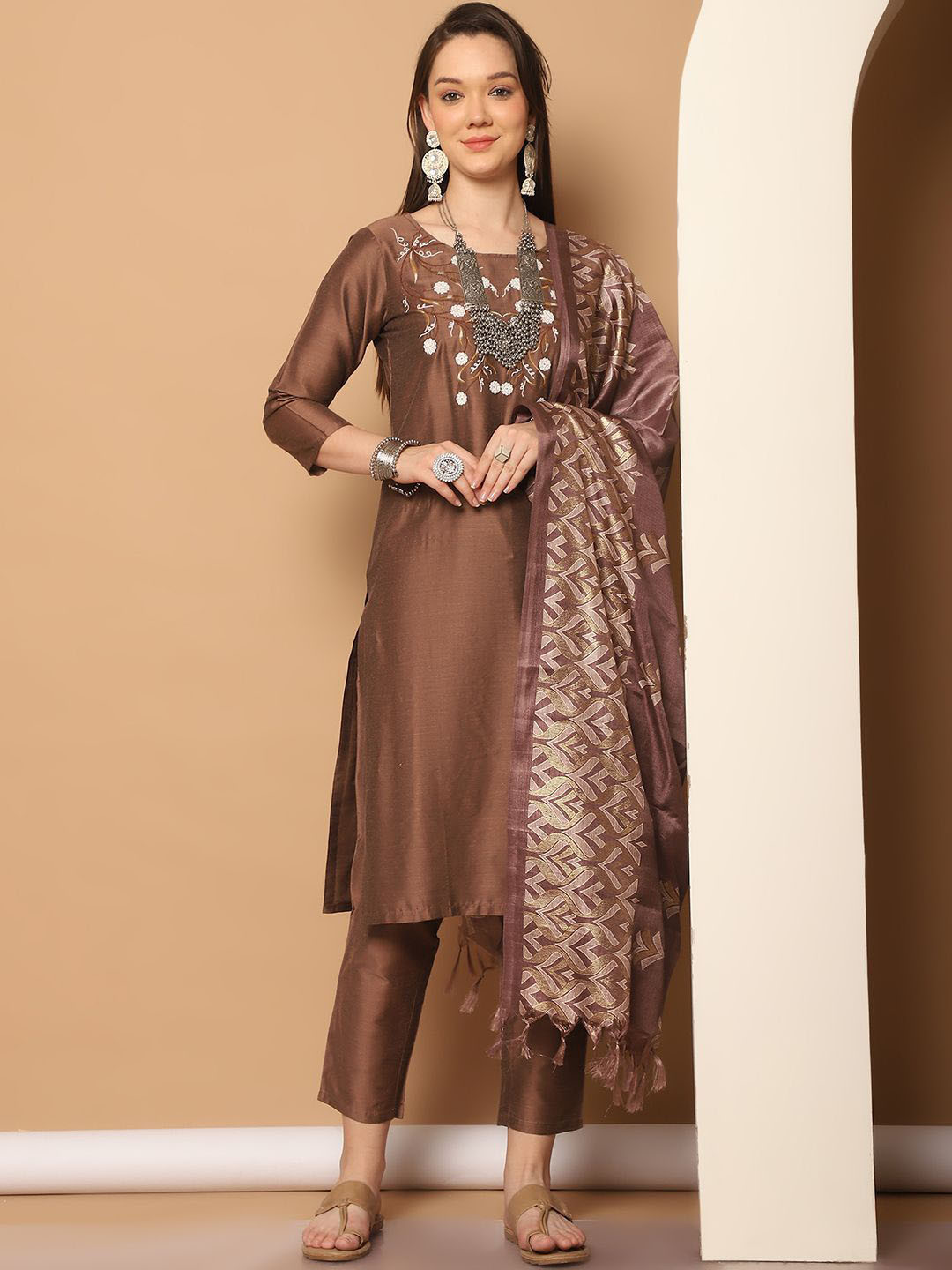 

Jompers Women Floral Embroidered Regular Chikankari Kurta with Trousers & With Dupatta, Brown