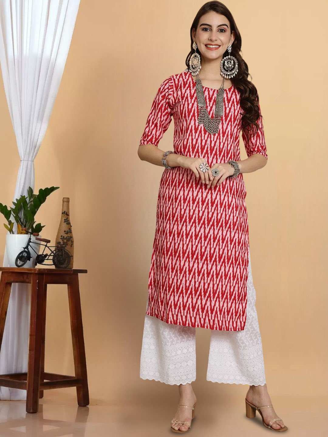 

7Threads Geometric Printed Round Neck Straight Kurta, Red