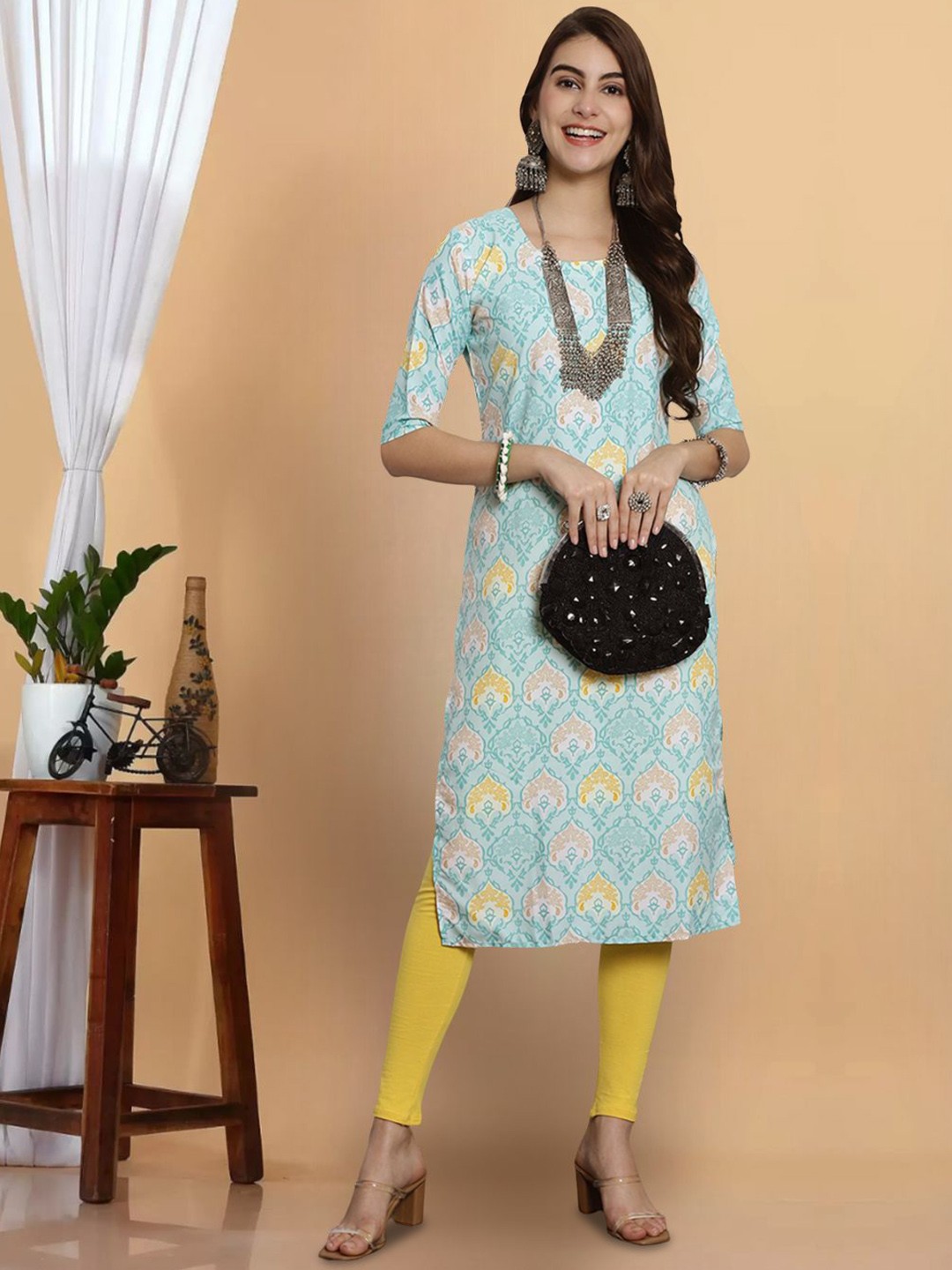 

7Threads Floral Printed Round Neck Straight Kurta, Black