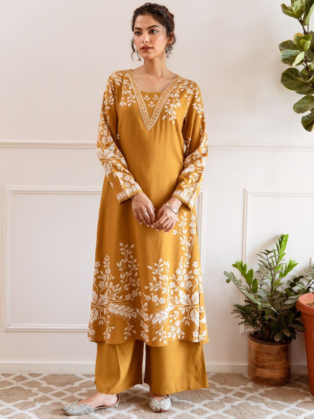 

Anouk Women Floral Printed Regular Kurta with Palazzos, Mustard