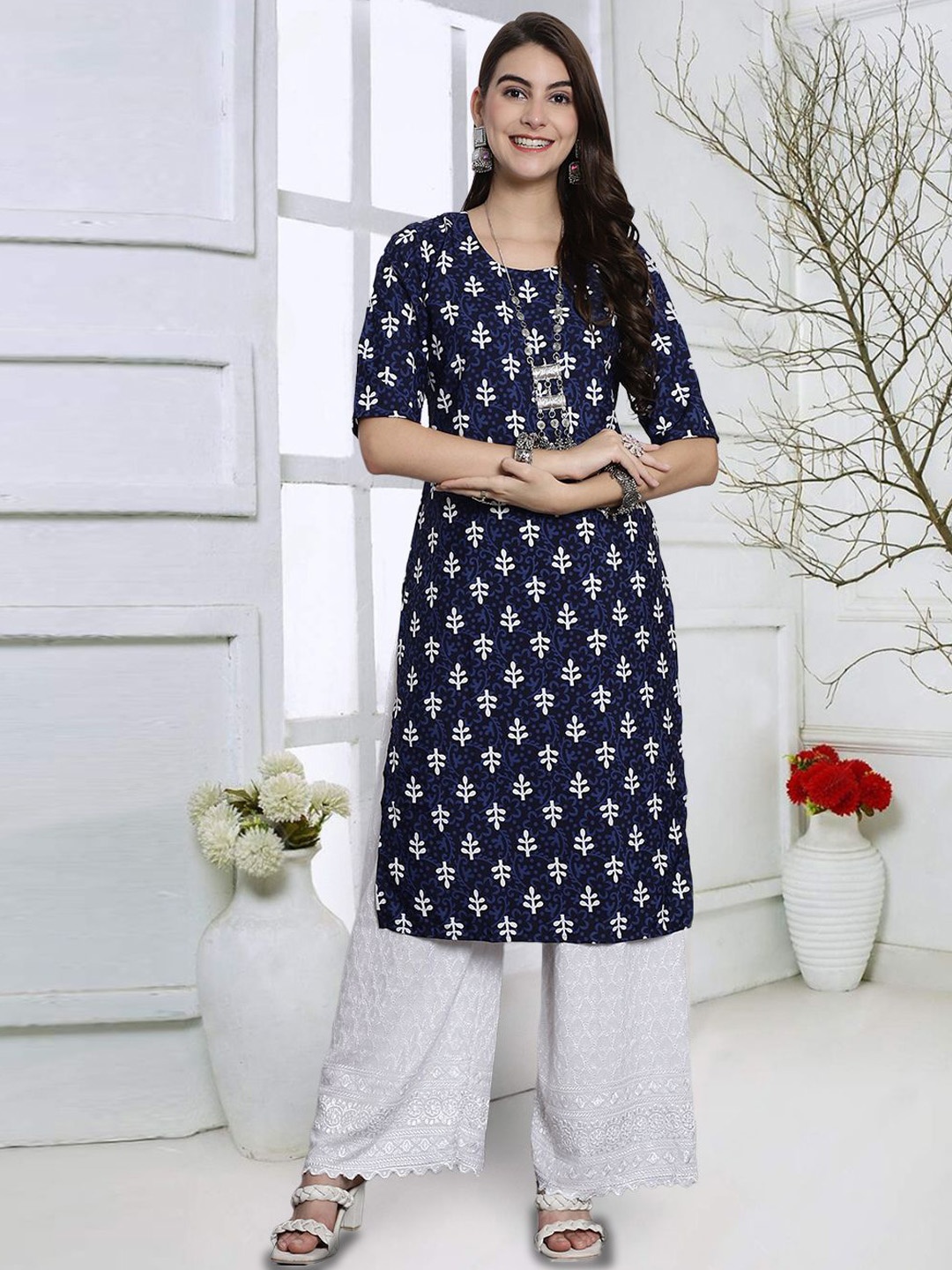 

7Threads Floral Printed Round Neck Straight Kurta, Navy blue