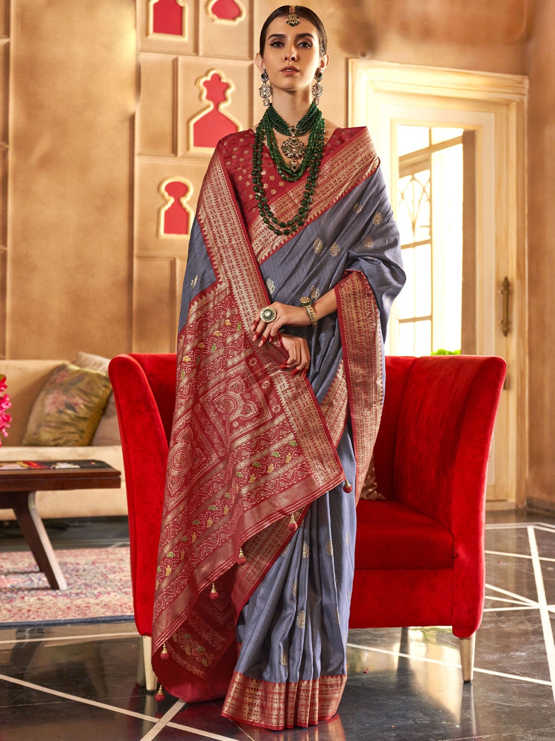 

KIMISHA Woven Design Zari Patola Saree, Grey