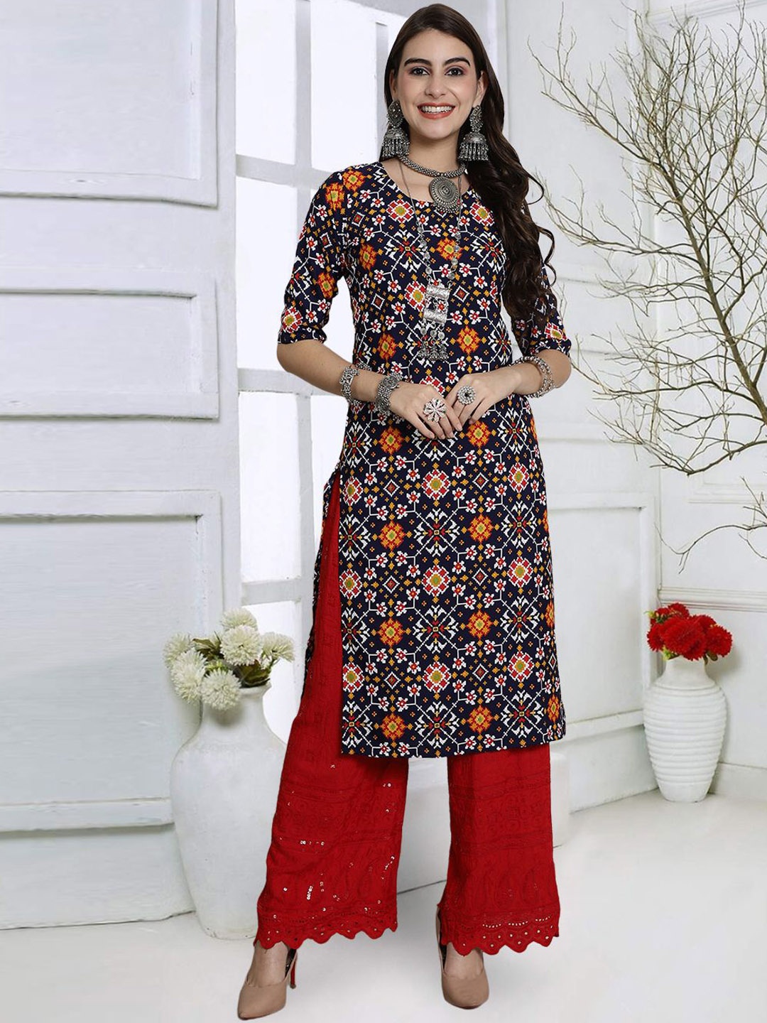 

7Threads Floral Printed Round Neck Straight Kurta, Black