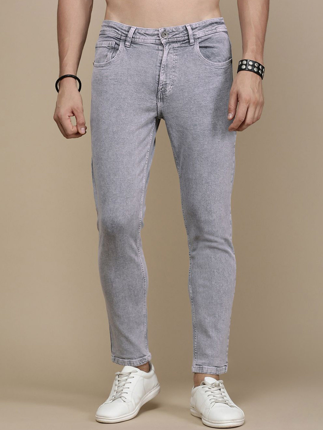 

The Roadster Lifestyle Co Men Low-Rise Relaxed Fit No Fade Jeans, Grey
