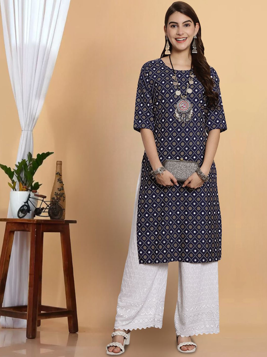 

7Threads Floral Printed Round Neck Crepe Straight Kurta, Navy blue