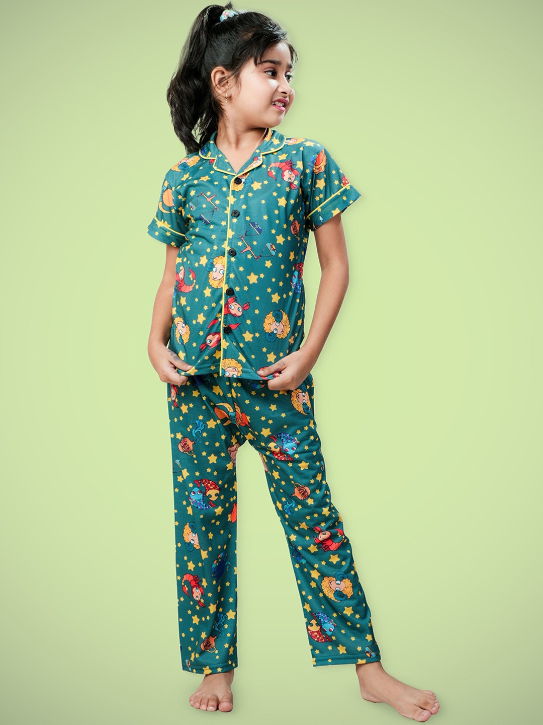 

BAESD Girls Printed Night suit, Green