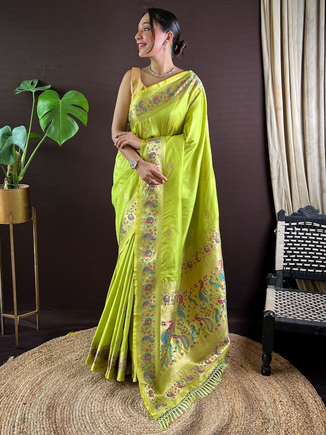 

Divyadham Textiles Woven Design Zari Pure Silk Paithani Saree, Lime green