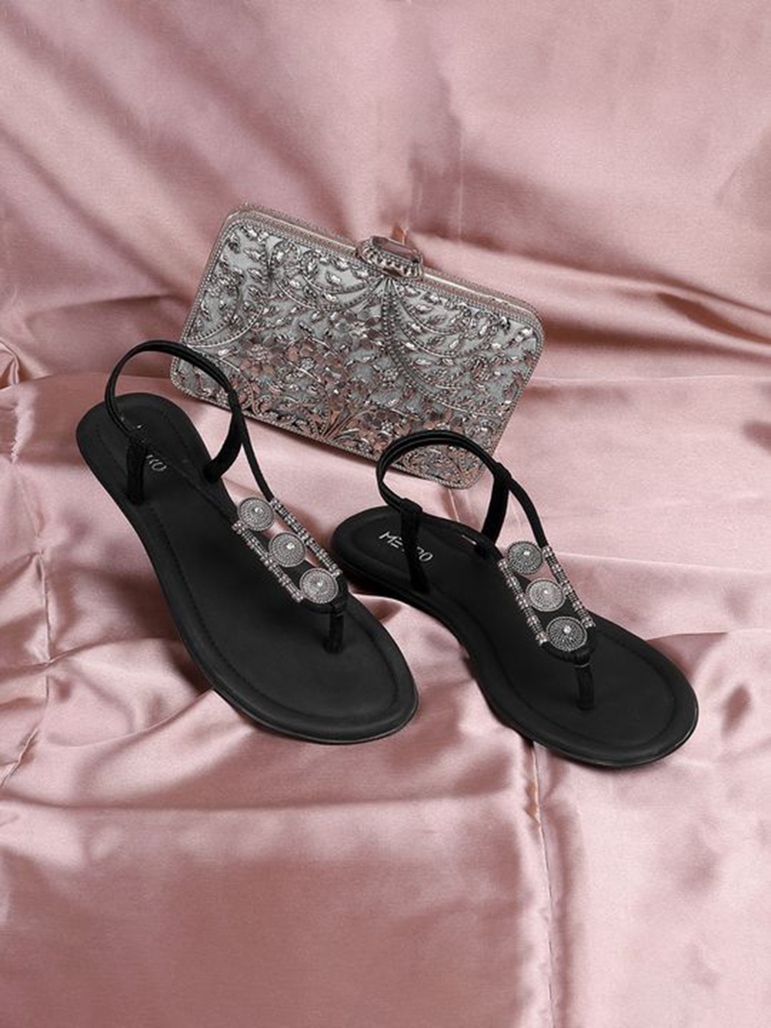 

Metro Women Open Toe Flats, Black
