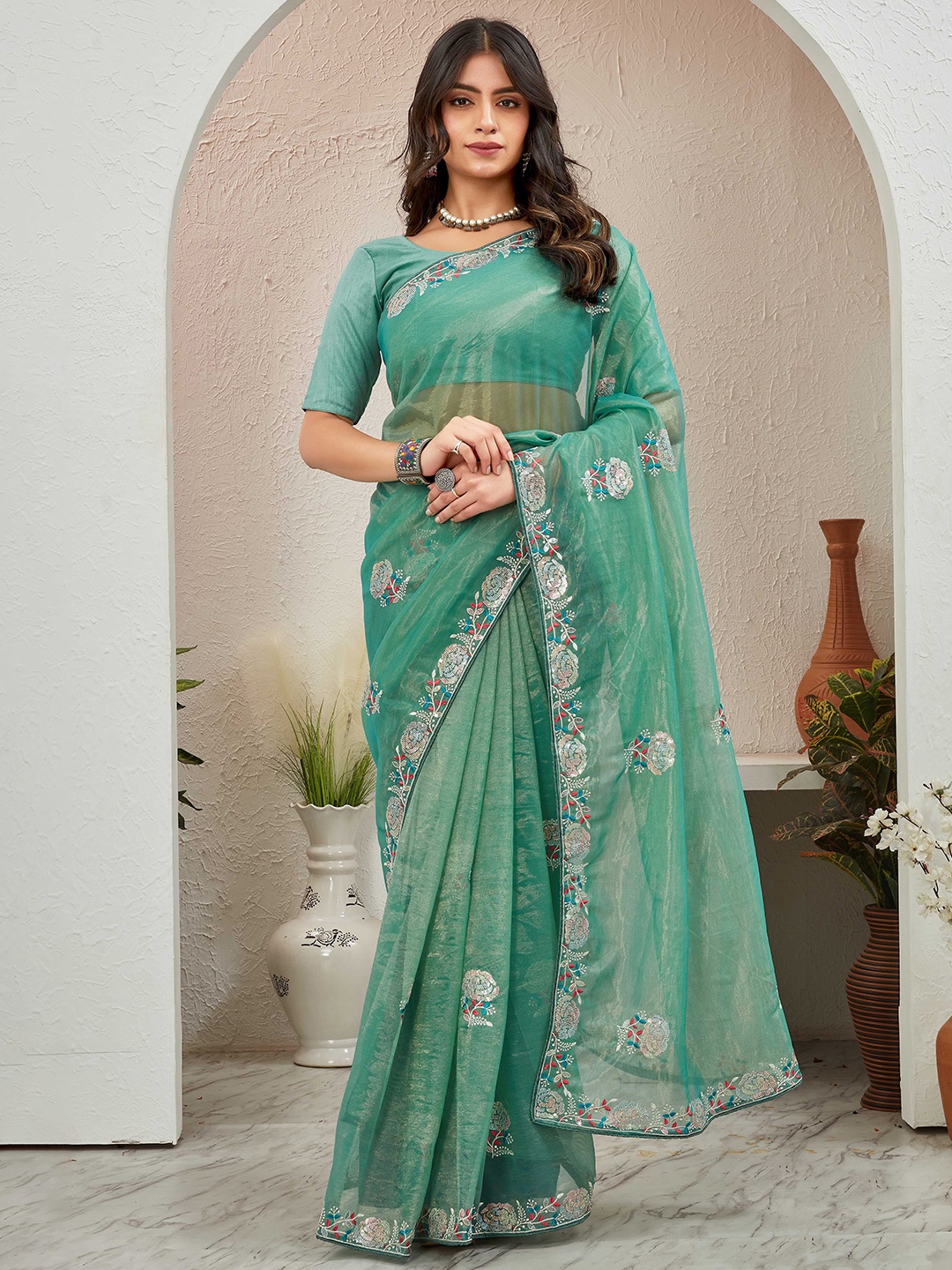 

Globon Impex Floral Embroidered Organza Saree, Green