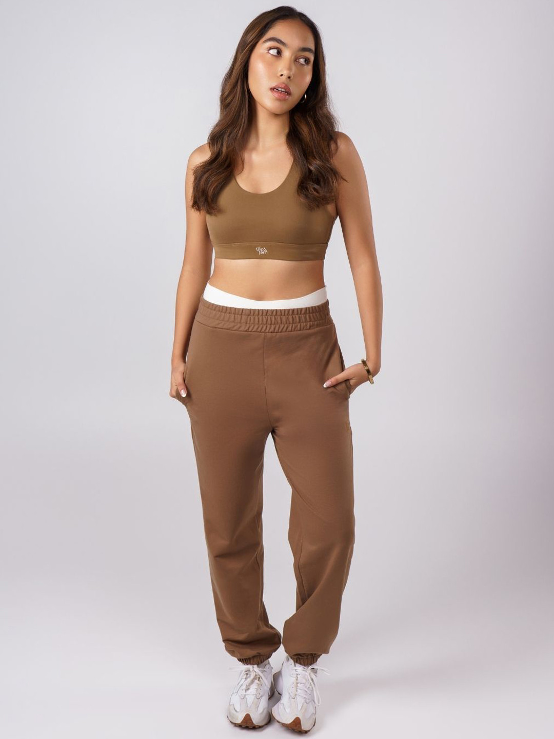 

LIFE & JAM Women Mid-Rise Joggers, Brown
