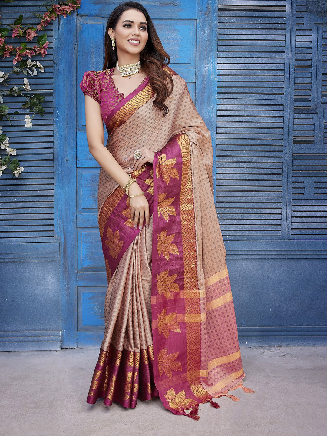 

Divyadham Textiles Woven Design Zari Silk Cotton Banarasi Saree, Beige