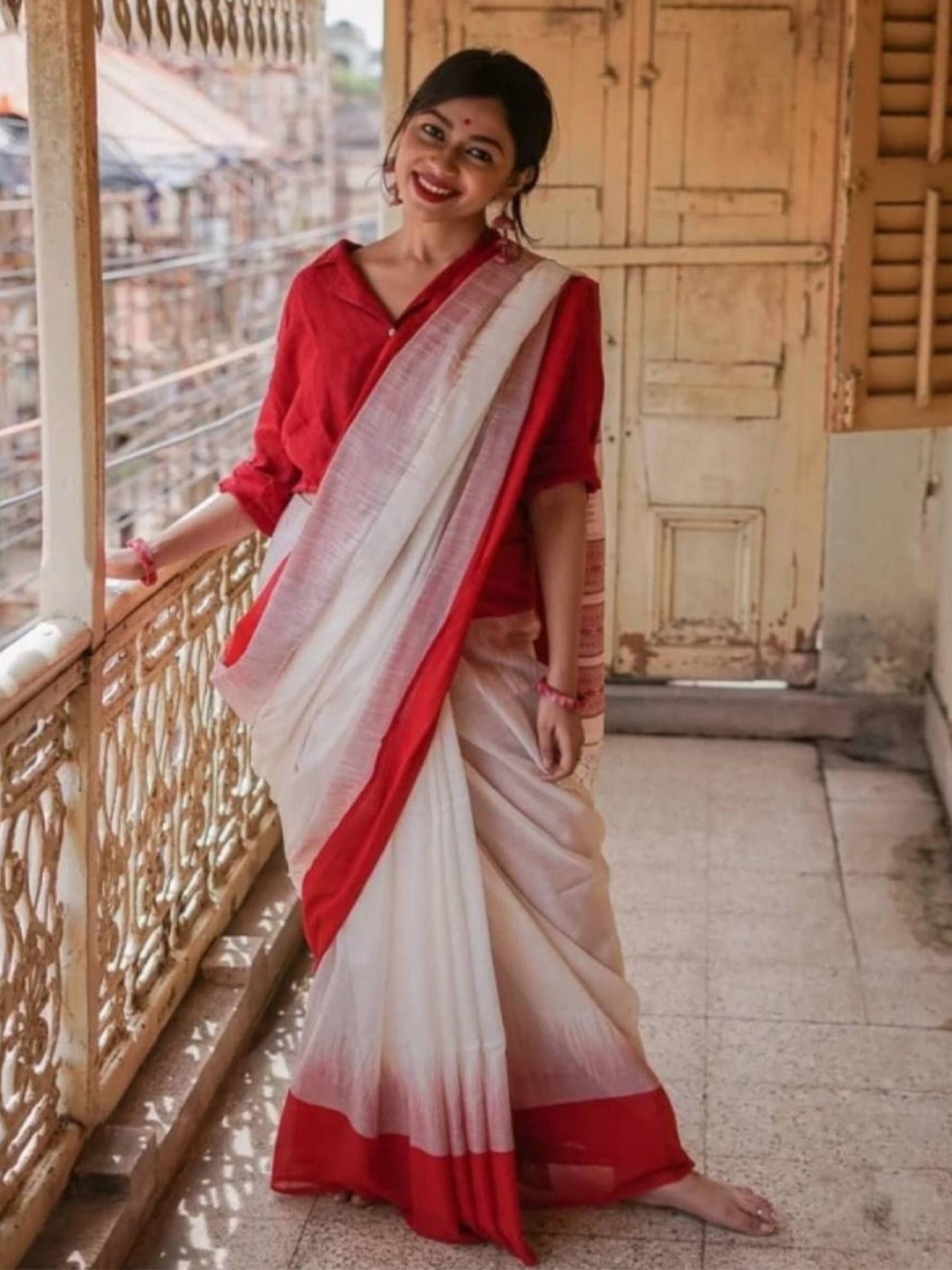 

SANJANA SILK Women Kanjeevaram Saree, White