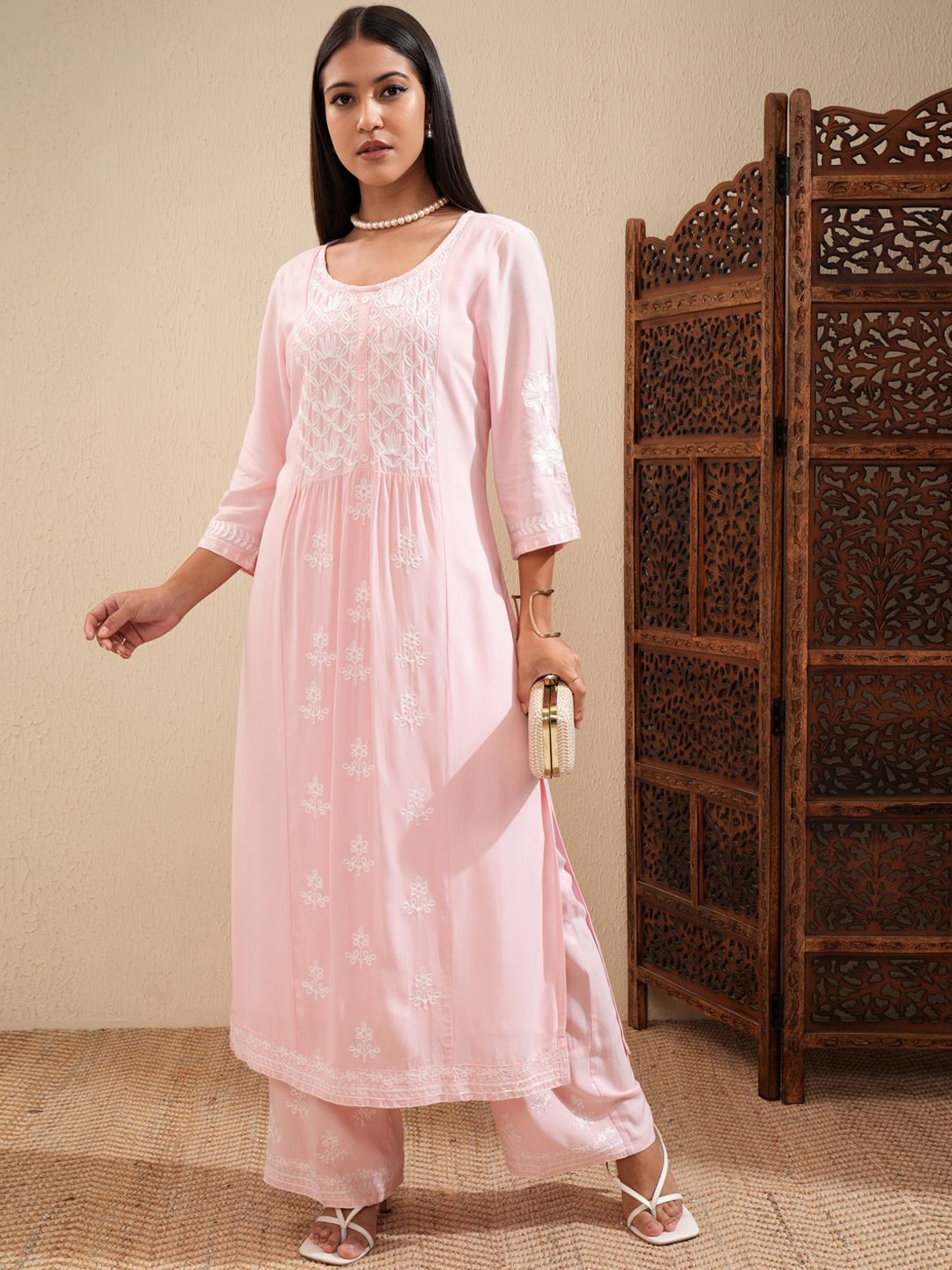 

Vishudh Ethnic Motifs Embroidered Thread Work Straight Kurta With Palazzos, Pink