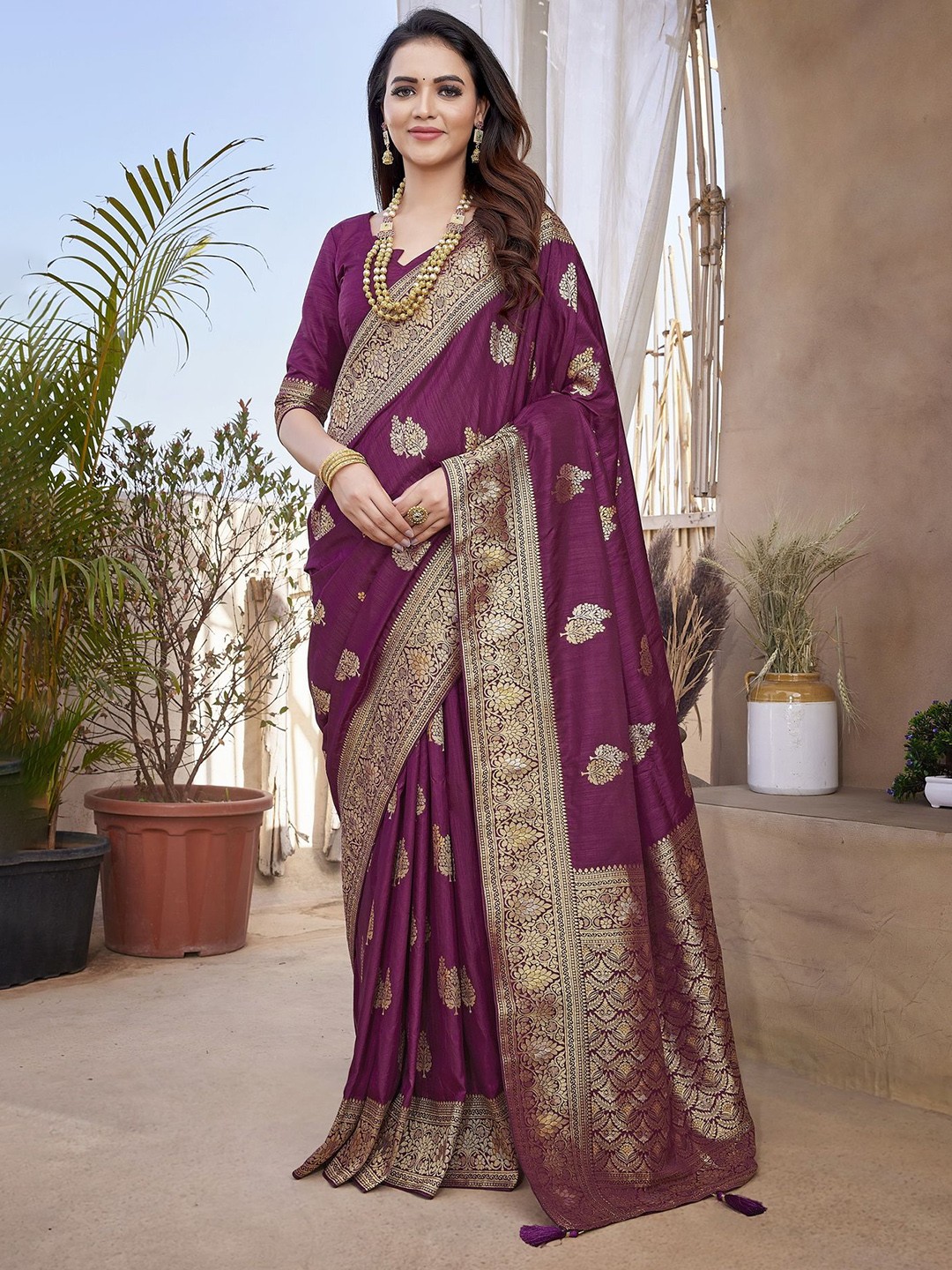 

Divyadham Textiles Women Ethnic Motifs Pure Silk Paithani Saree, Magenta