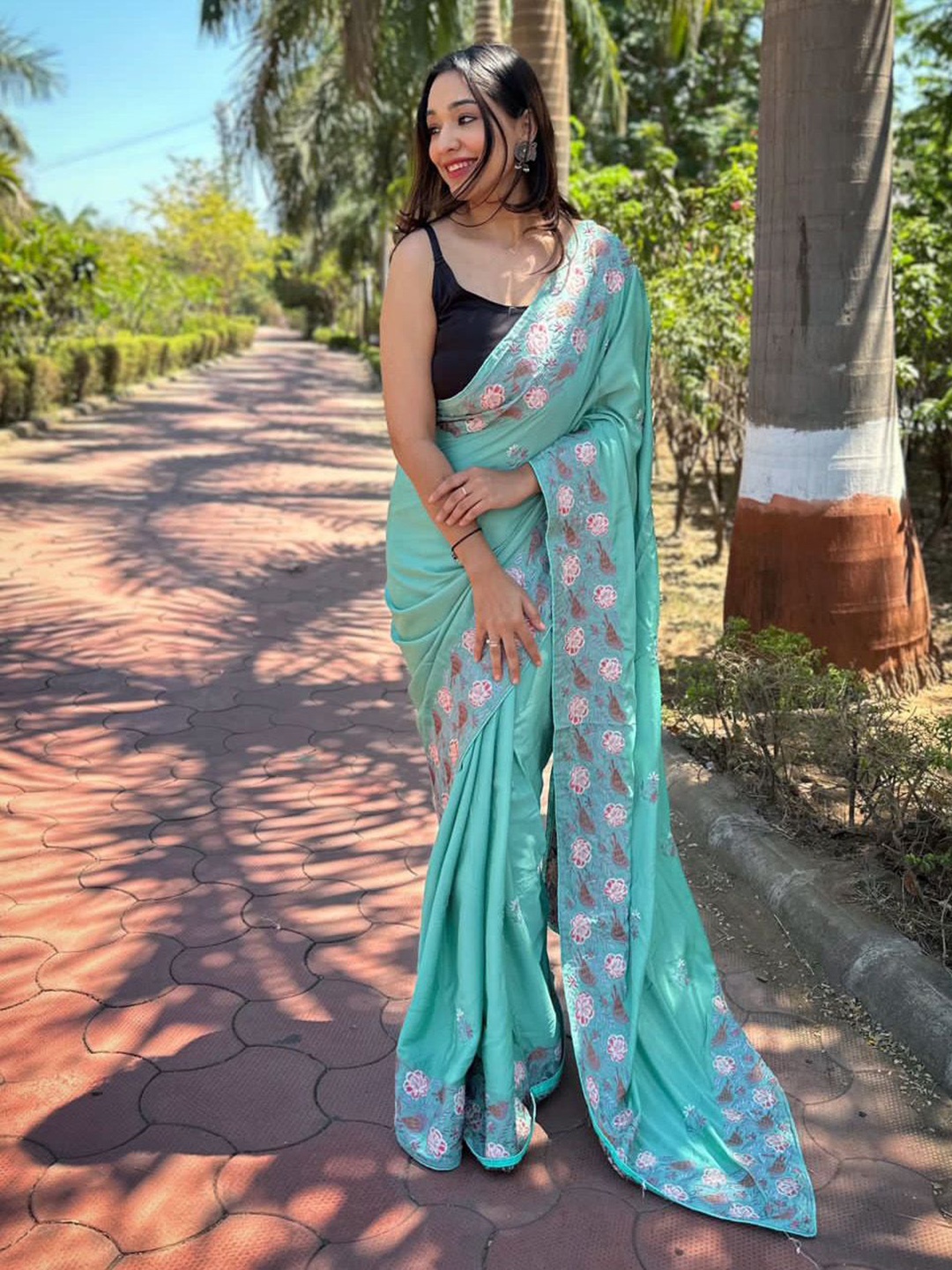 

elora Floral Embroidered Saree, Sea green