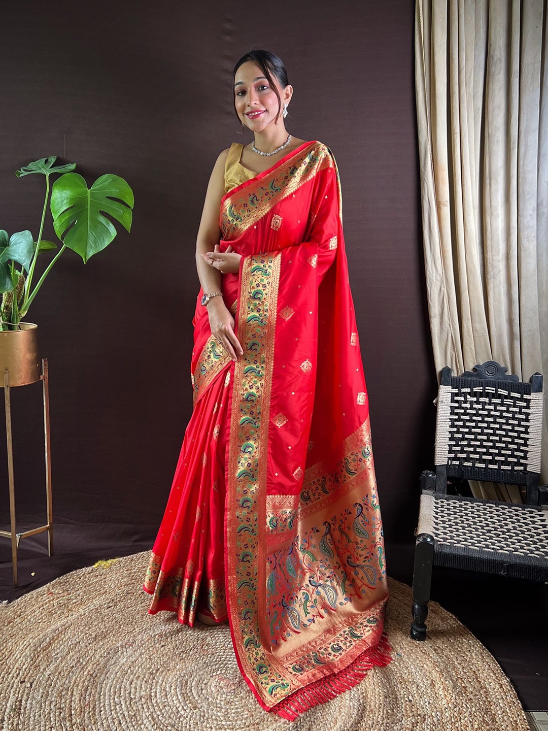 

Divyadham Textiles Woven Design Zari Pure Silk Paithani Saree, Red