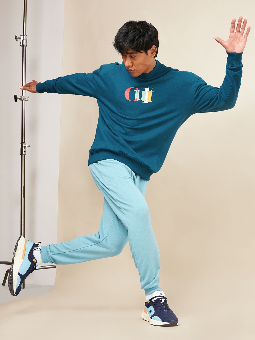 

CULT Carrier Oversized Sweatshirt, Blue