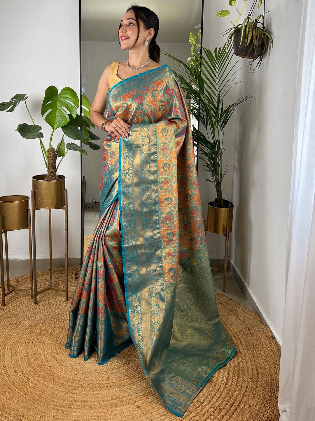 

HEER FASHION Floral Woven Design Zari Dharmavaram Saree, Green