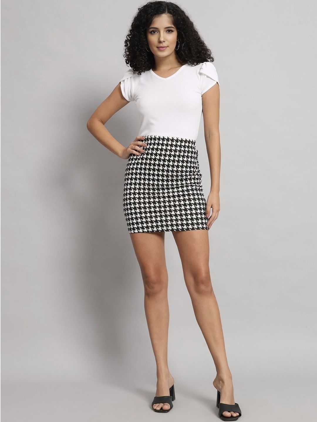 

BUY NEW TREND Houndstooth Print Mini Skirt, Black