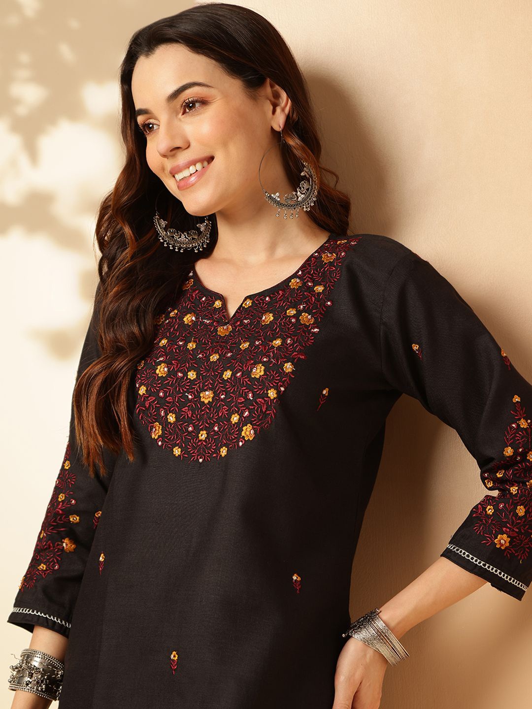 

Anouk Floral Embroidered Regular Thread Work Straight Kurta with Trousers & Dupatta, Black
