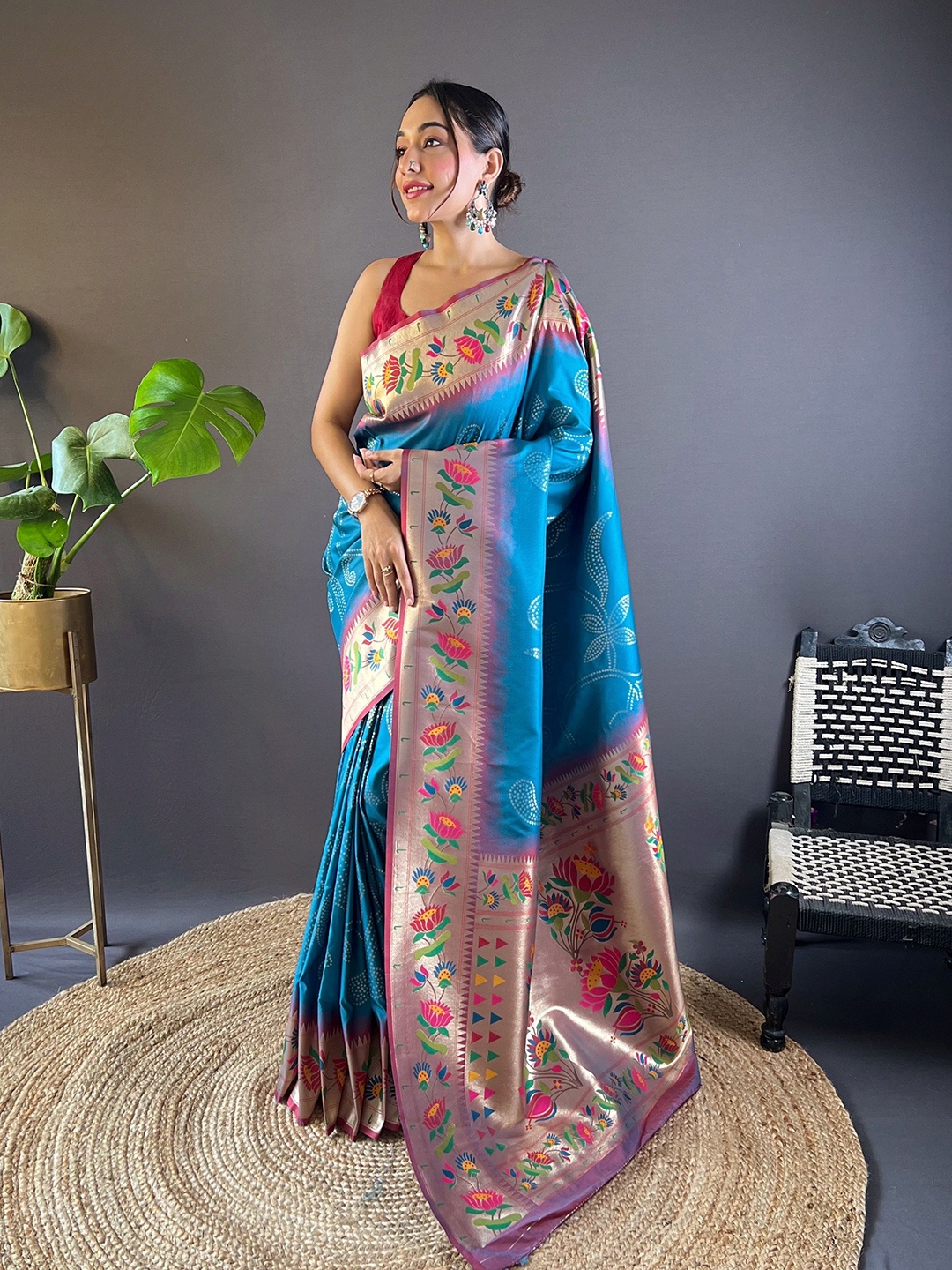 

HEER FASHION Floral Zari Paithani Saree, Teal