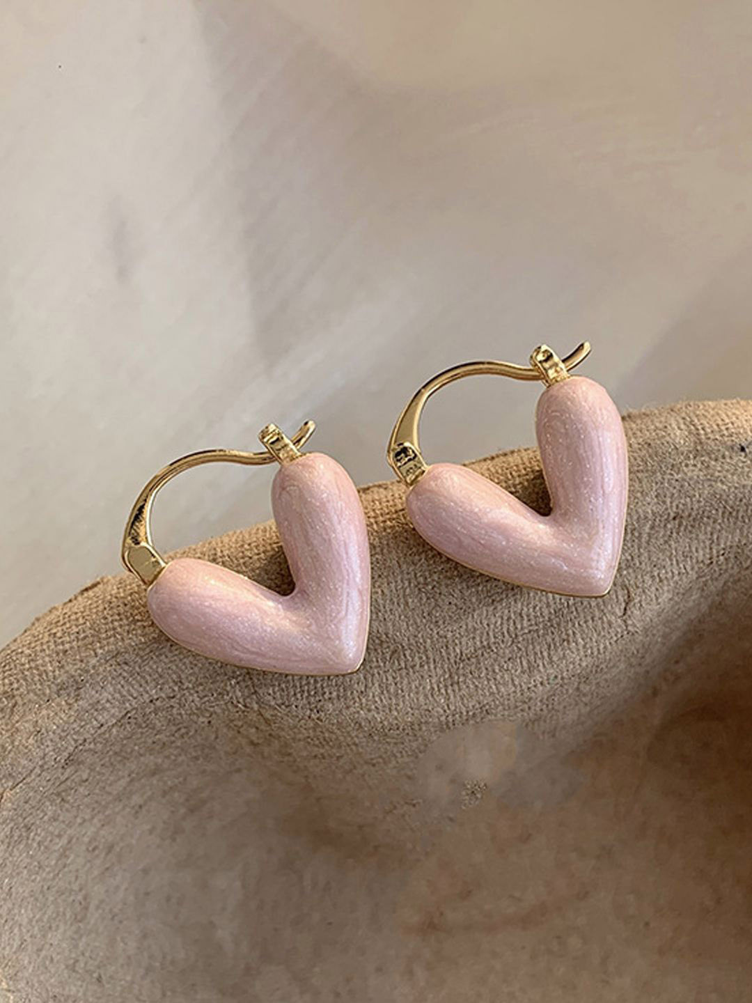 

VAGHBHATT Gold-Plated Heart Shaped Hoop Earrings, Pink