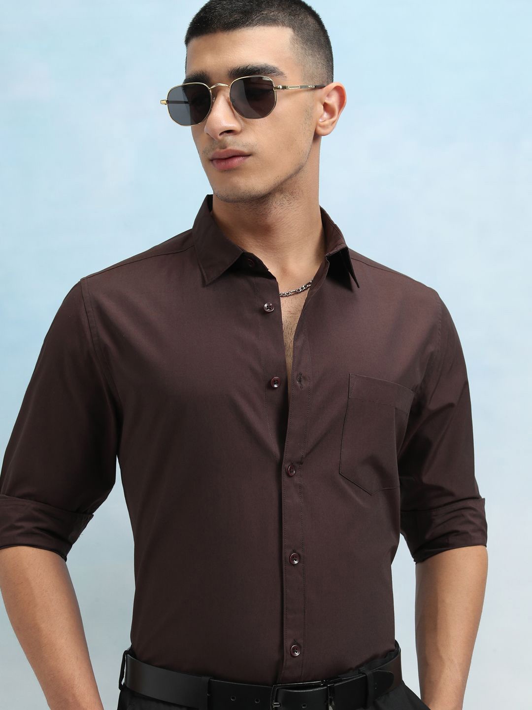 

HIGHLANDER Men Solid Casual Slim Fit Shirt, Brown