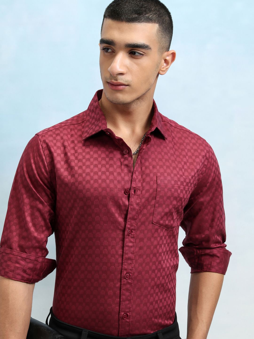 

HIGHLANDER Men Dobby Textured Solid Mui Occasion Slim Fit Shirt, Maroon