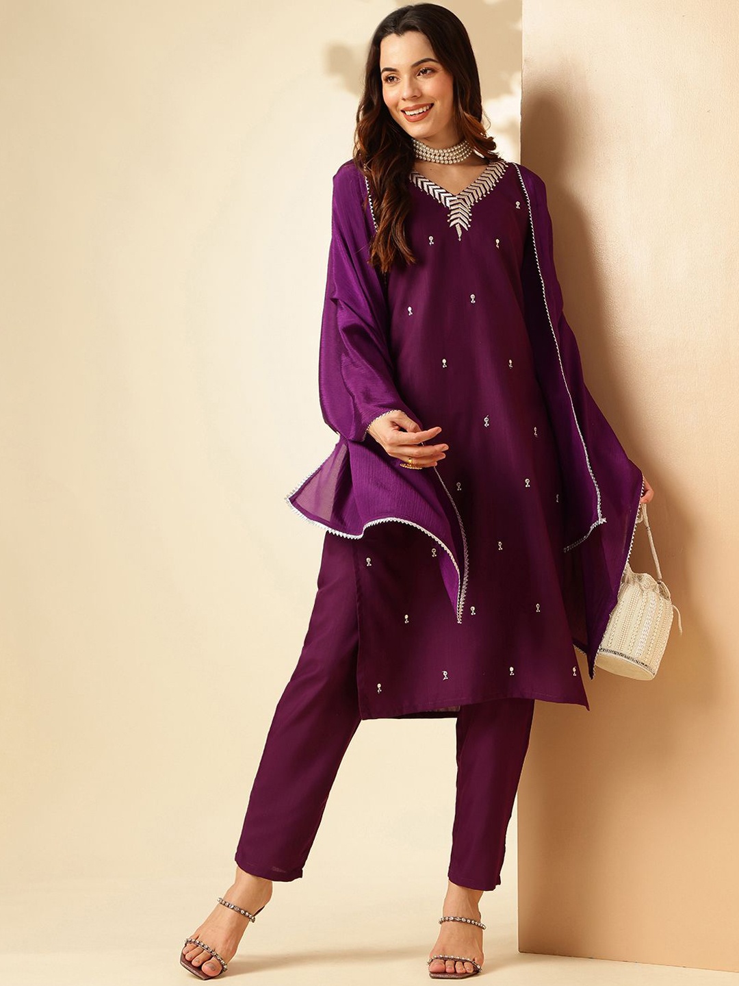 

Anouk Floral Embroidered Regular Thread Work Straight Kurta with Trousers & Dupatta, Purple