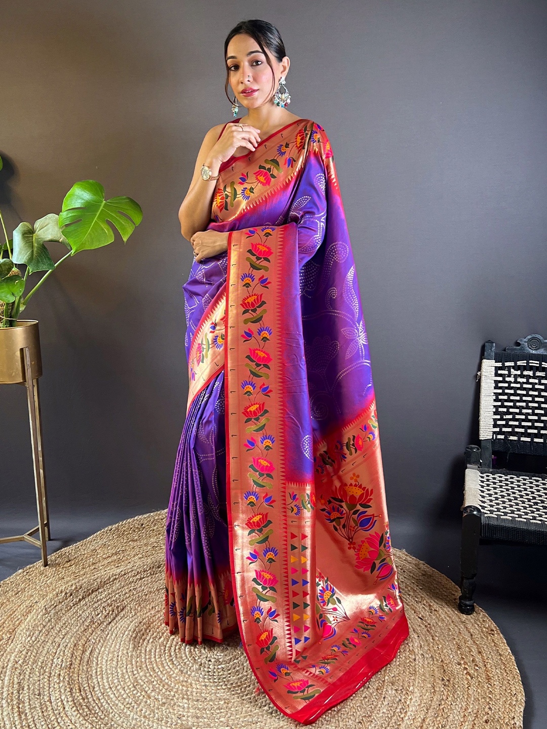 

HEER FASHION Women Woven Design Floral Printed Paithani Saree, Purple