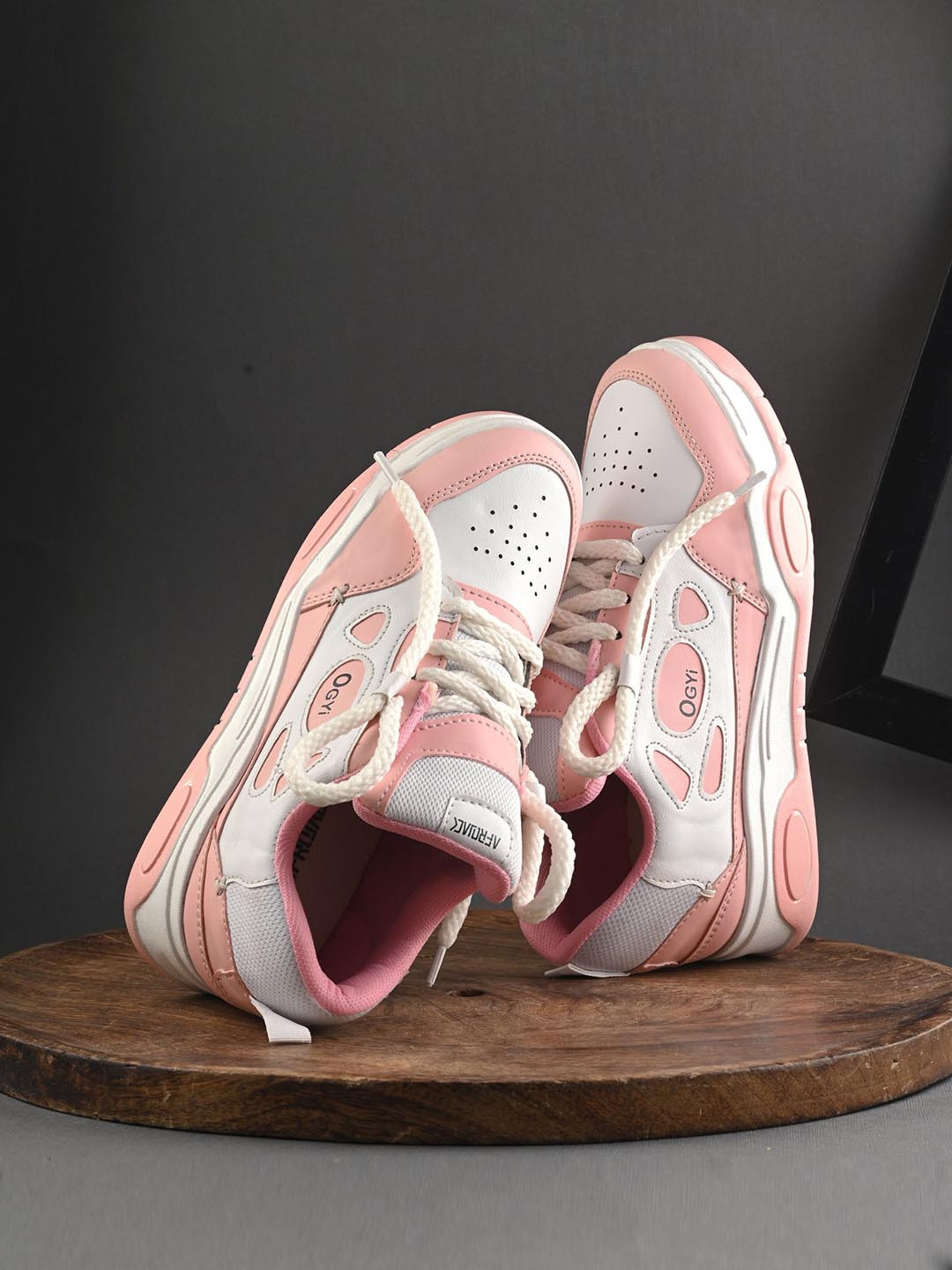

AfroJack Women Colourblocked Sneakers, Pink