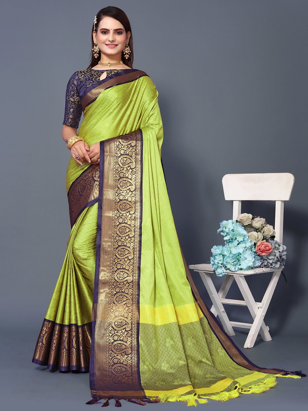 

Divyadham Textiles Ethnic Motifs Zari Banarasi Saree, Lime green