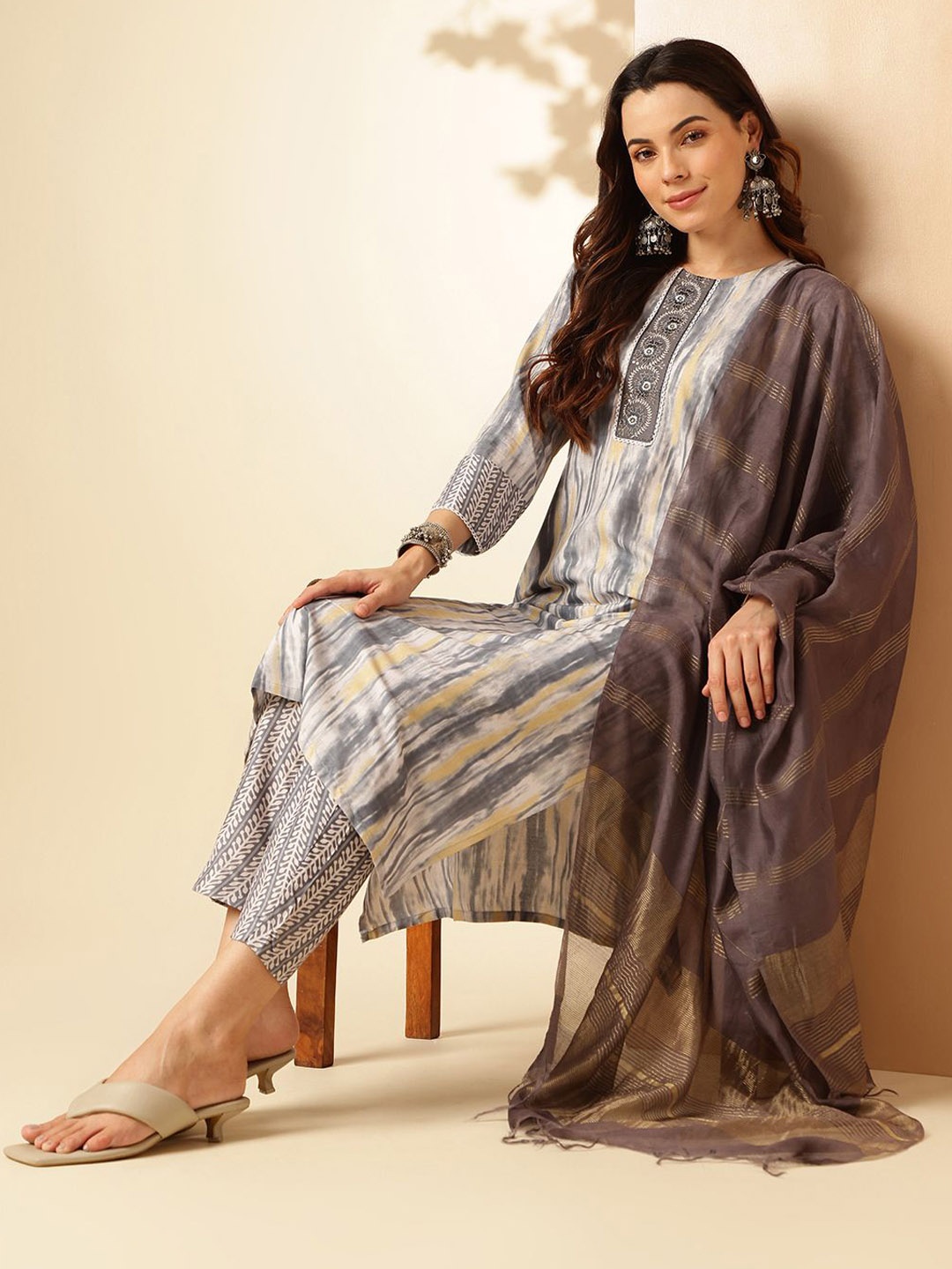 

Anouk Ethnic motifs embroidered Round Neck Straight Kurta with Trousers & Dupatta, Grey