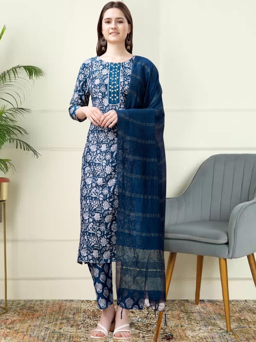 

KAZIA Floral Printed Thread Work Kurta with Trousers & Dupatta, Blue