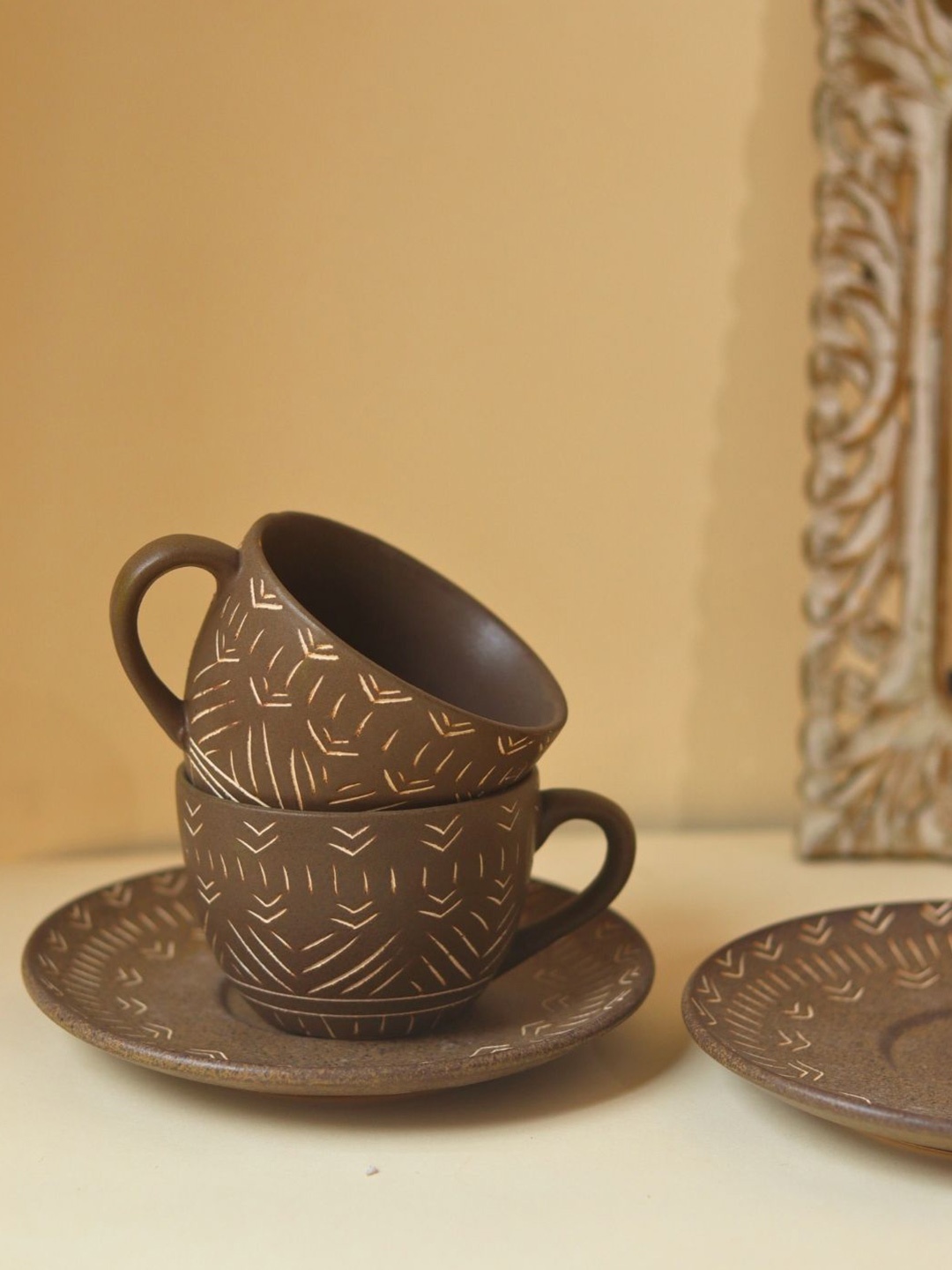 

WEAVING HOMES Brown 2 Pieces Textured Ceramic Tea Set 200ml