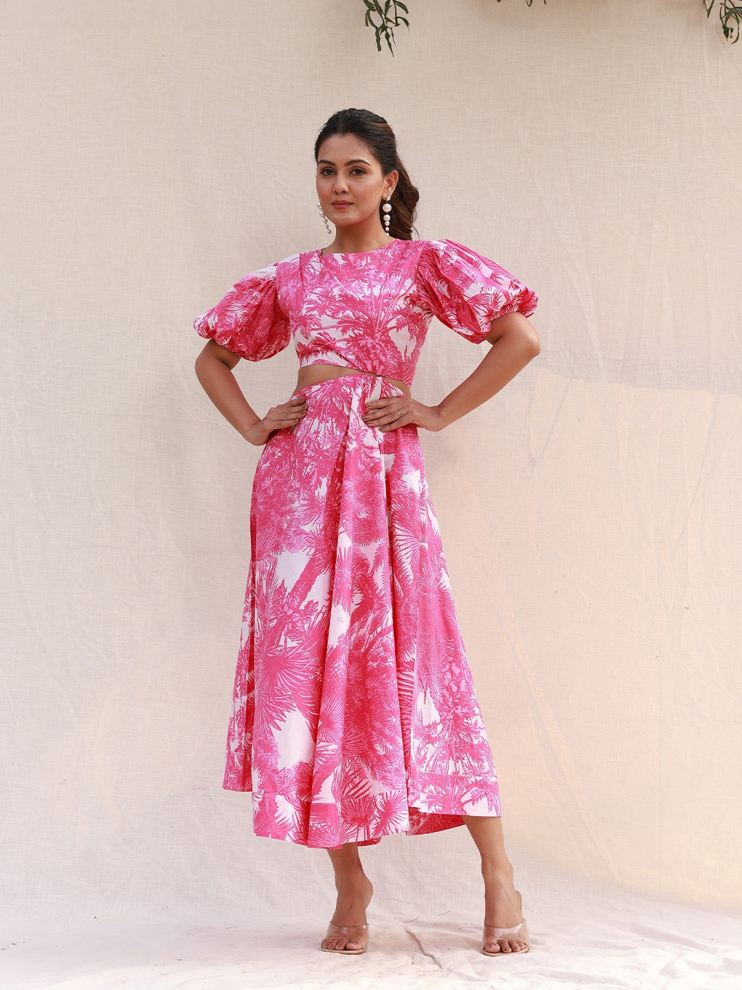 

MOONSTRUCK Floral Print Puff Sleeves Fit & Flare Midi Dress, Pink