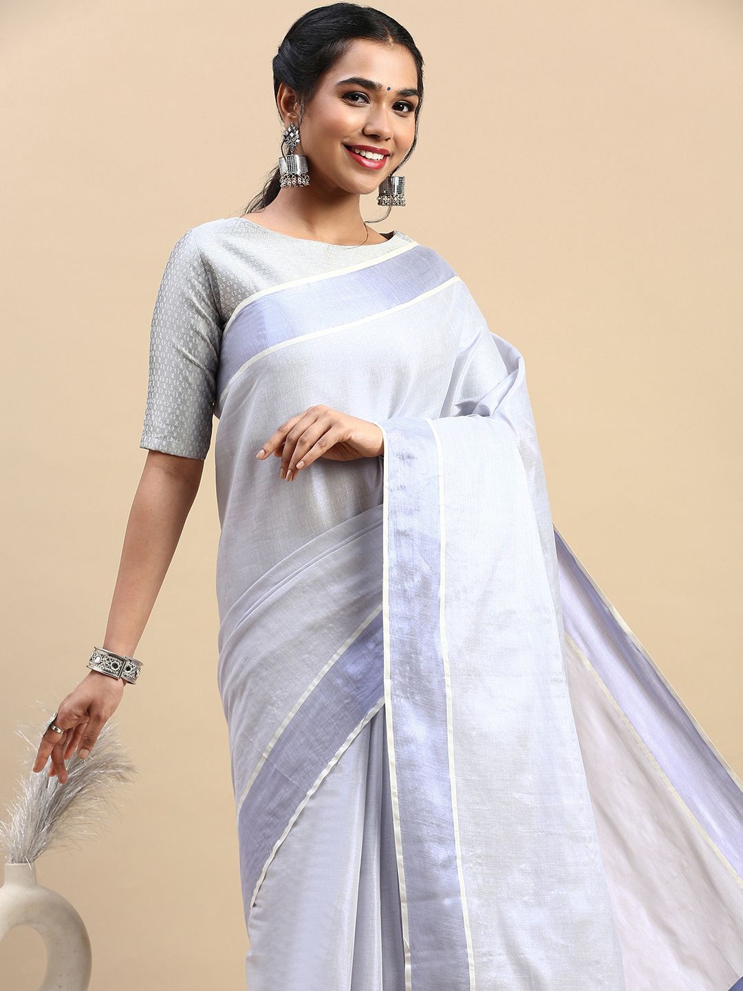 

Ramraj Zari Pure Cotton solid Saree with blouse piece, Blue