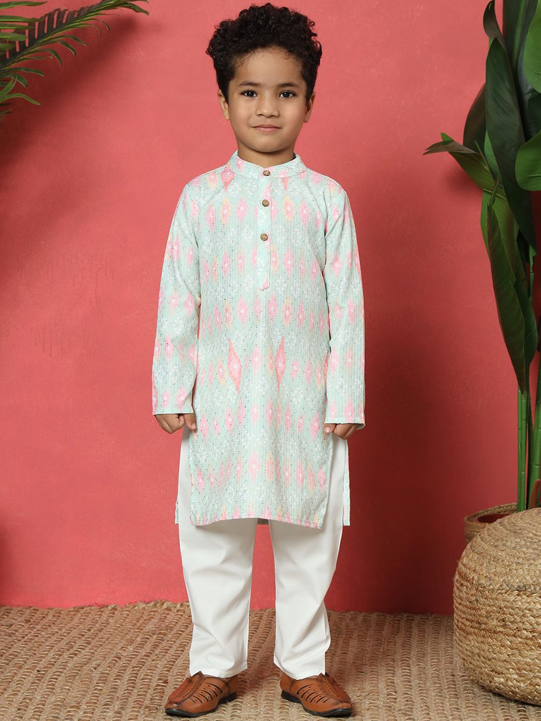 

Readiprint Fashions Boys Geometric Embroidered Pure Cotton Straight Kurta with Trousers, Green