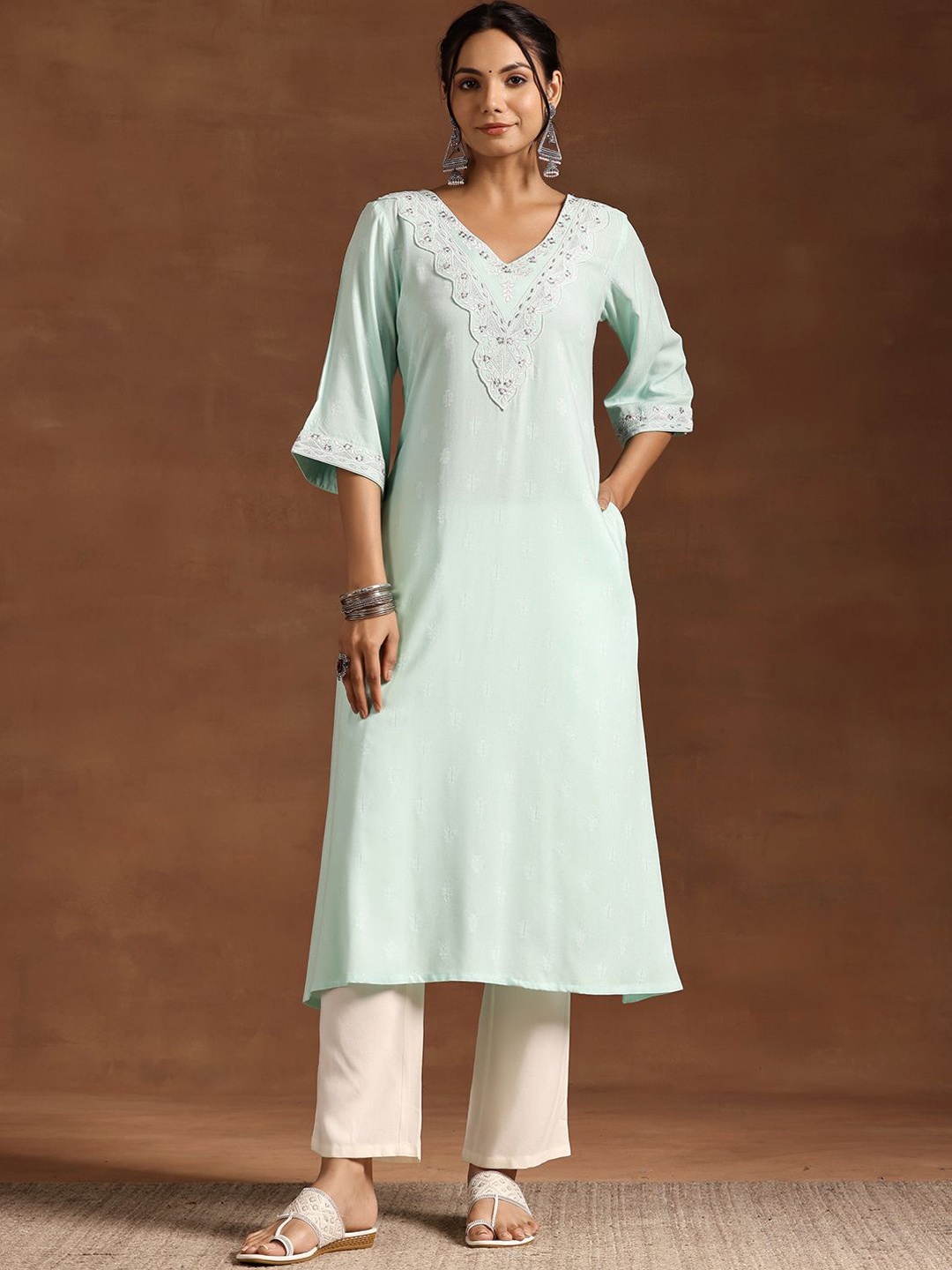 

Libas Floral Embroidered Thread Work V Neck A Line Kurta, Blue