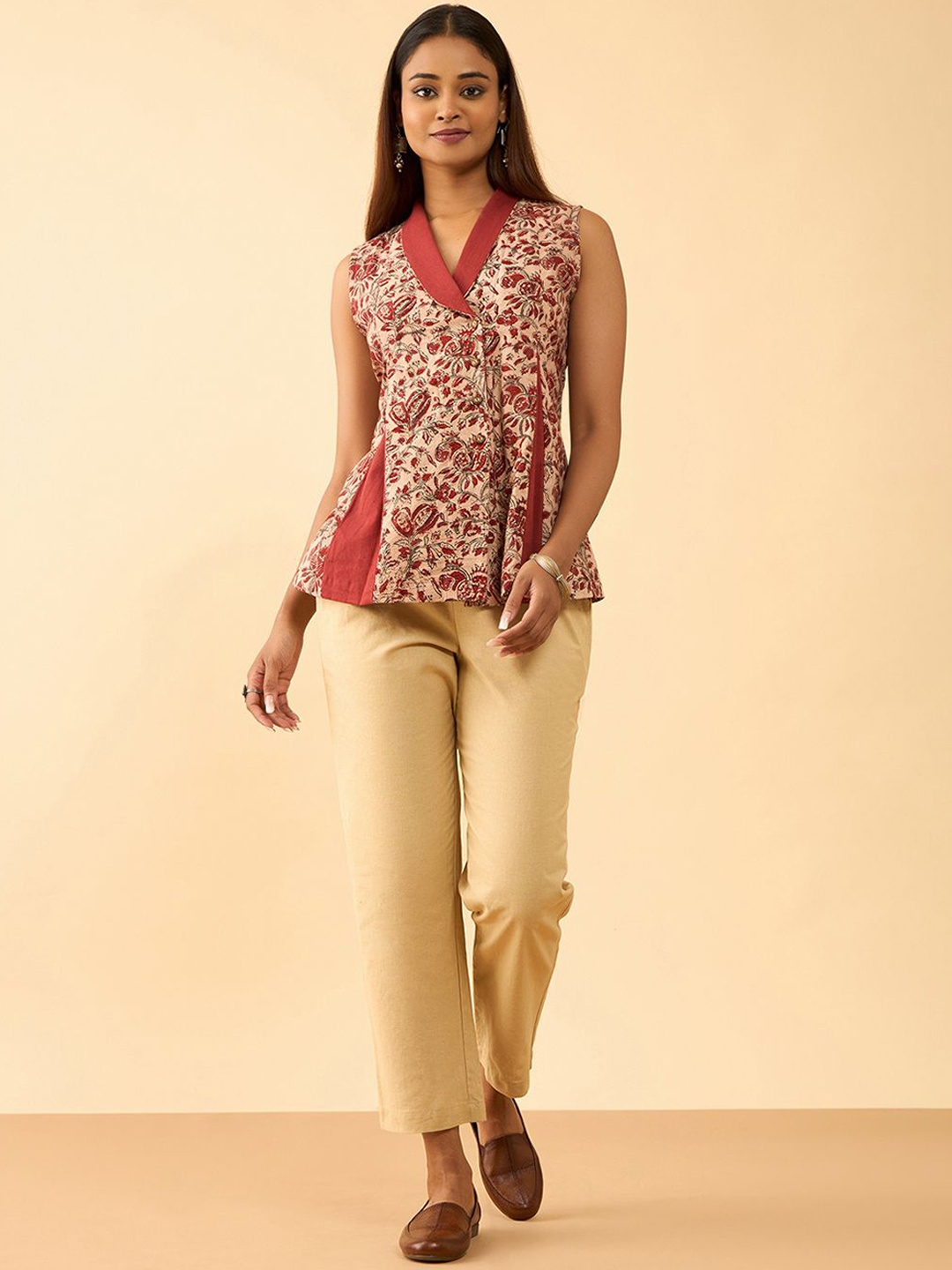 

Taneira Floral Kalamkari Printed Lapel Collar Pure Cotton Wrap Top, Beige