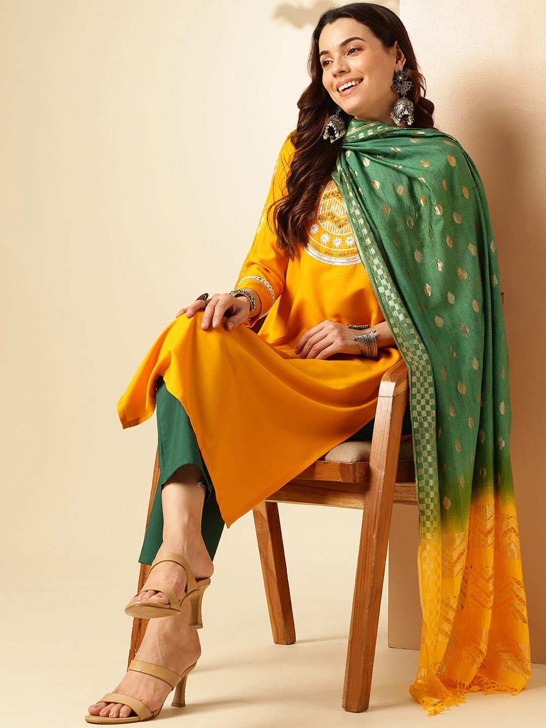 

Anouk Floral Yoke Design Regular Thread Work Straight Kurta with Trousers & Dupatta, Yellow