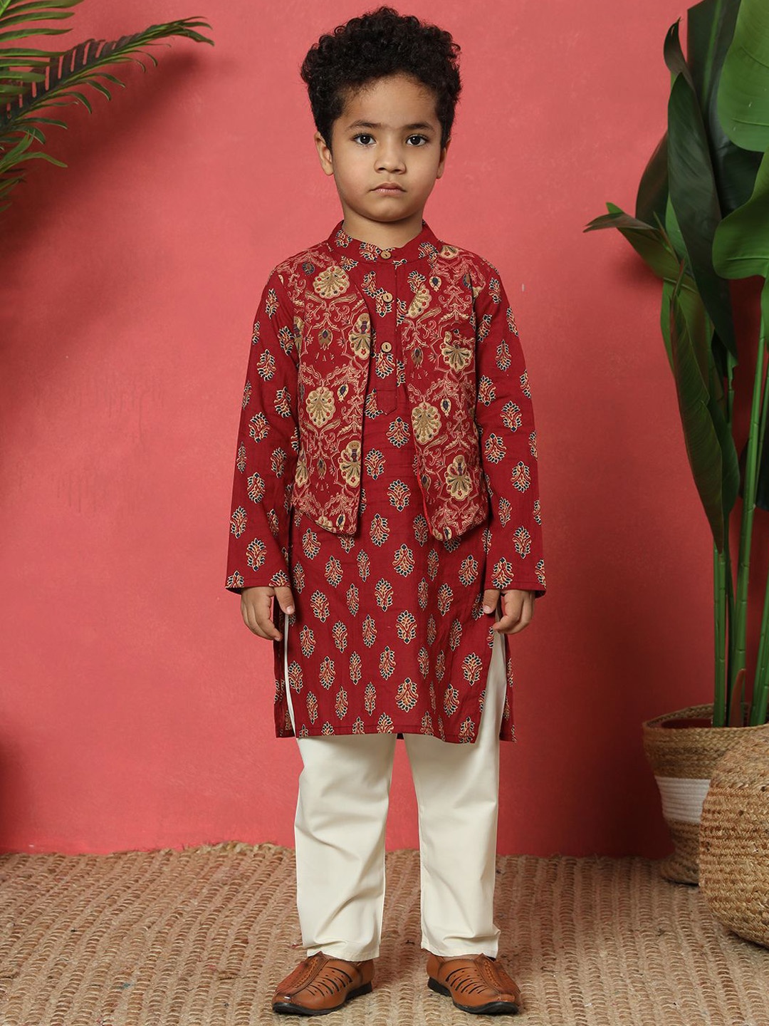 

Readiprint Boys Floral Printed Pure Cotton Straight Kurta with Trousers, Maroon